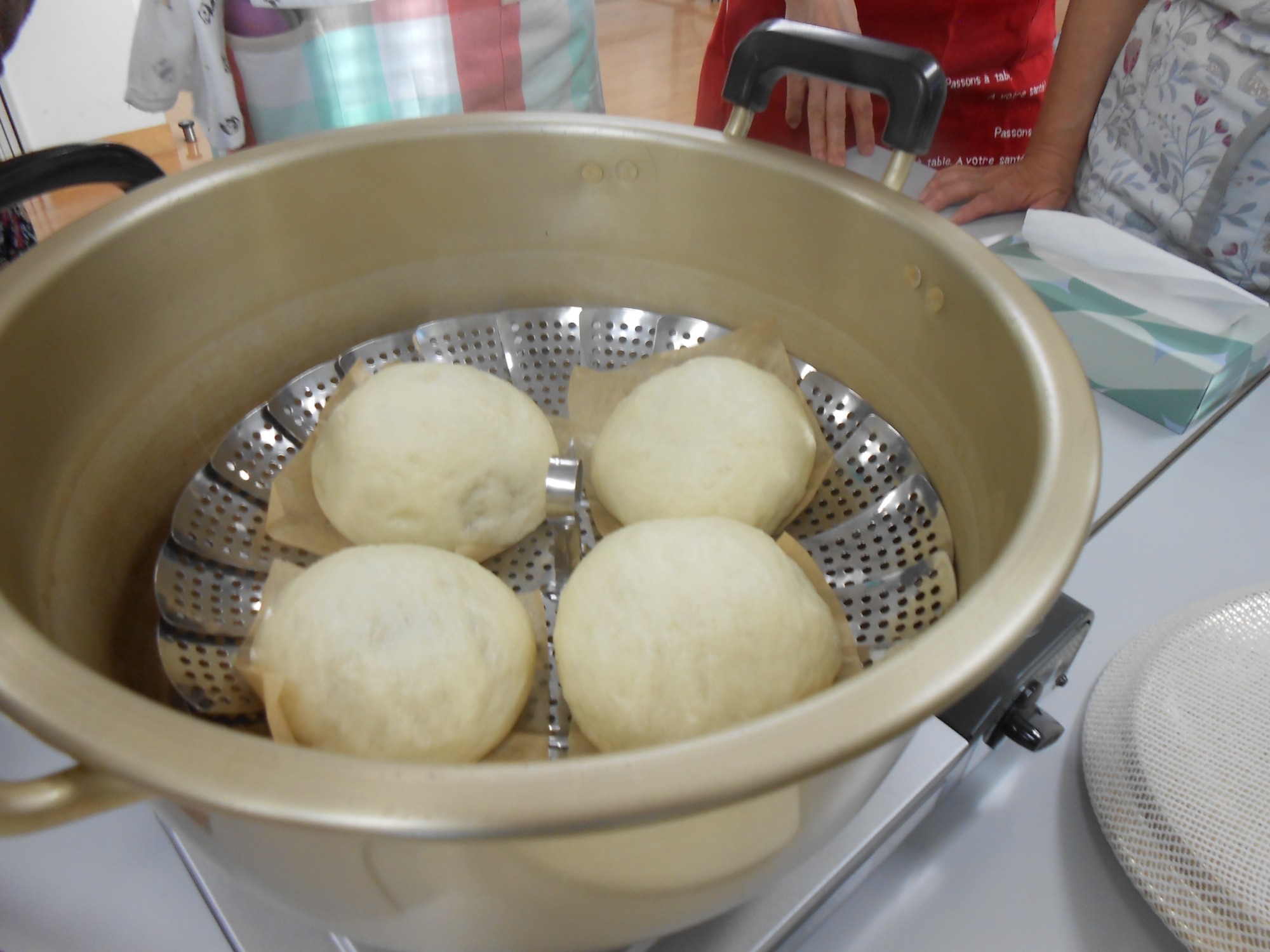 肉まん蒸しあがり